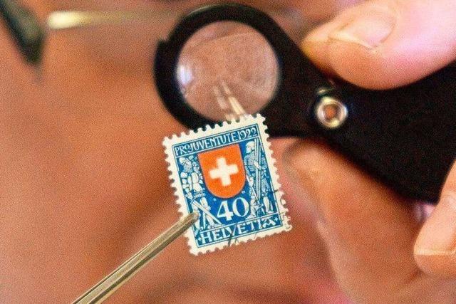 Beim 50. Jubiläum der Isteiner Briefmarkensammler feiern auch Gründungsmitglieder mit