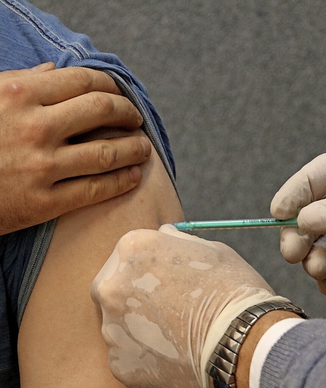 Impfen gilt als der Knigsweg aus der Pandemie.  | Foto:  David Rutschmann