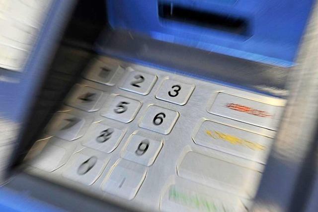 Dreister Diebstahl am Geldautomat