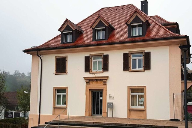 Das Rathaus in Au &#8211; am Ratstisch gab es jngst Streit.  | Foto: Julius Wilhelm Steckmeister
