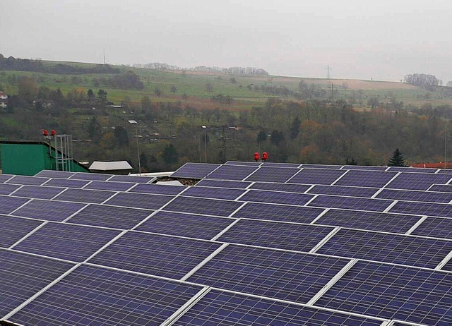 Der Ausbau der Photovoltaik im Kreis, ...us Sicht des Klimaschutzes schleppend.  | Foto: BZ