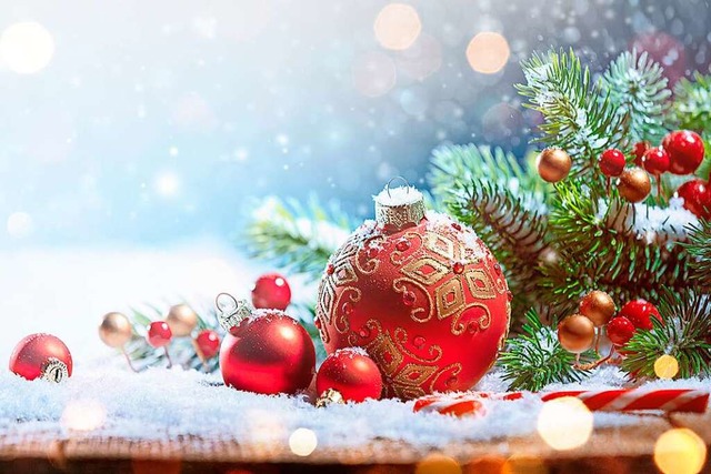 Glitzer, Schnee und Tannenzweige gehr...erinnen und Lesern ein Weihnachtsquiz.  | Foto: Li Ding - stock.adobe.com