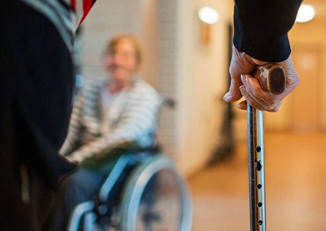 Menschen mit Behinderung und Pflegebed...onders unter den Folgen der  Pandemie.  | Foto: Jens Bttner