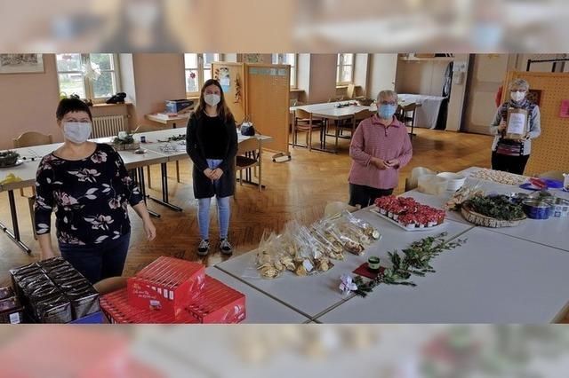 Martas Tisch verteilt Lichtblick-Tüten zu Weihnachten