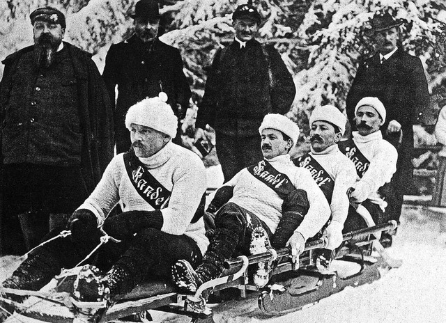 Der Ski-Bob Kandel (links) in Triberg:...ann 1914  in Triberg den ersten Preis.  | Foto: Quelle: Jubilumsschrift 75 Jahre Skiclub Kandel