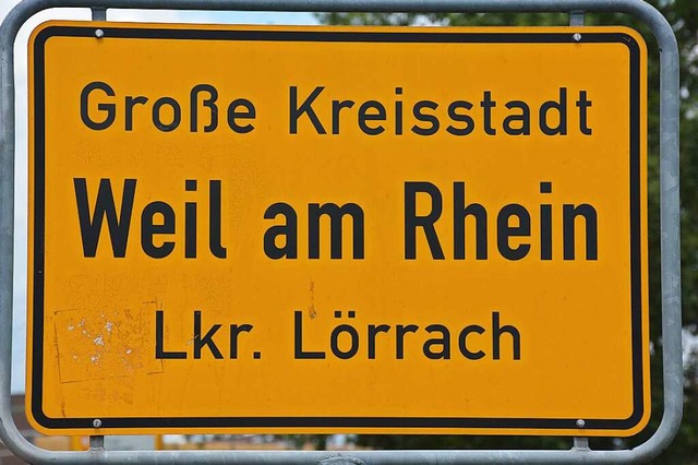 So sehen die Ortsschilder der Stadt Weil am Rhein seit dem 1. Januar 1972 aus.  | Foto: Hannes Lauber