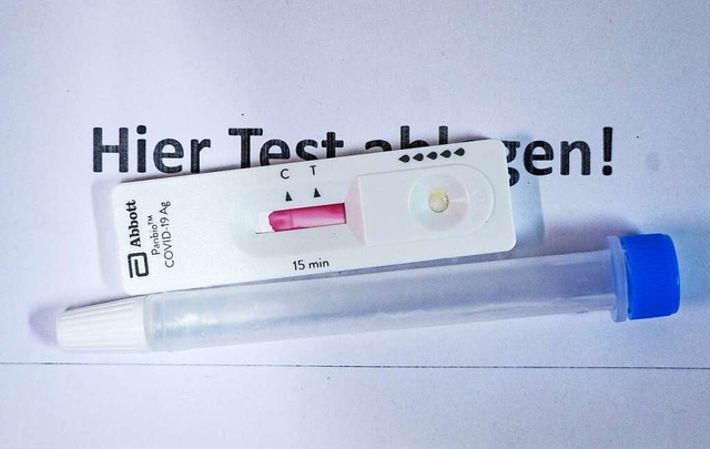 Schnelltests haben wohl mitunter Probleme mit Omikron.  | Foto: Marijan Murat (dpa)