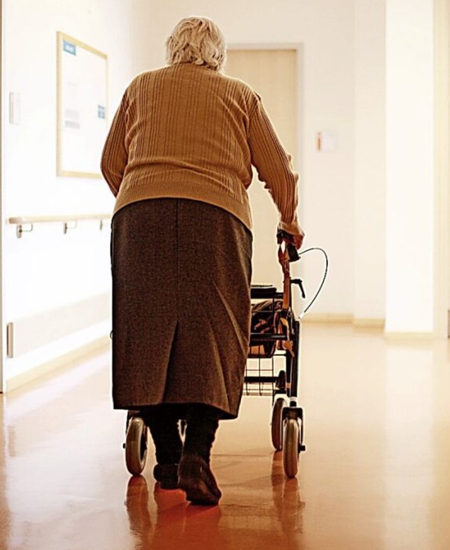 Alte Menschen mit knapper Rente sind auf Untersttzung angewiesen.  | Foto: Peter Atkins  (stock.adobe.com)