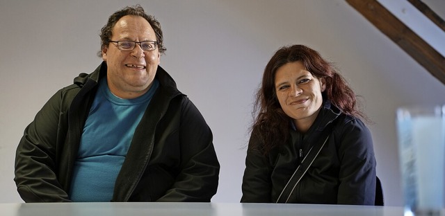 Markus Strittmatter und Jennifer Staud...s in den Caritaswerksttten Hochrhein.  | Foto: Nico Talenta