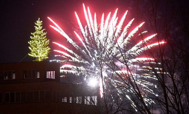 Feuerwerk wie hier in der Oberau gab e...ahreswechsel verlief weitgehend ruhig.  | Foto: Michael Bamberger