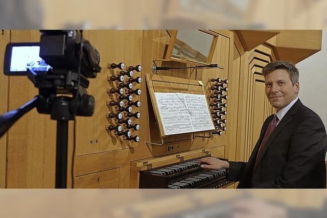 Christoph Bogons Silvesterkonzert glänzt diesmal auf Youtube