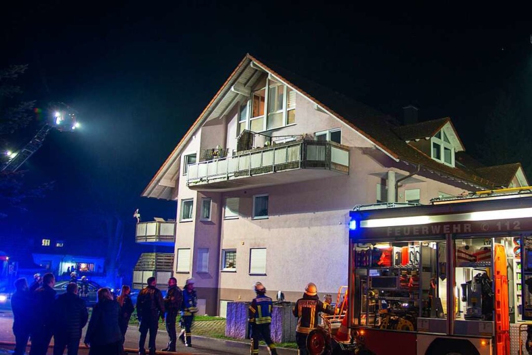 In Ettenheim  kam es zu einem  Brand auf dem Balkon eines Mehrfamilienhauses.  | Foto: Olaf Michel