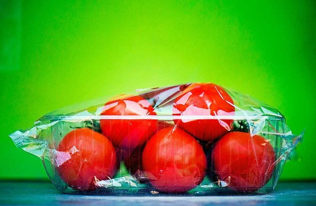 Tomaten drfen in Frankreich seit Sams...r in Plastik verpackt verkauft werden.  | Foto: Arno Burgi