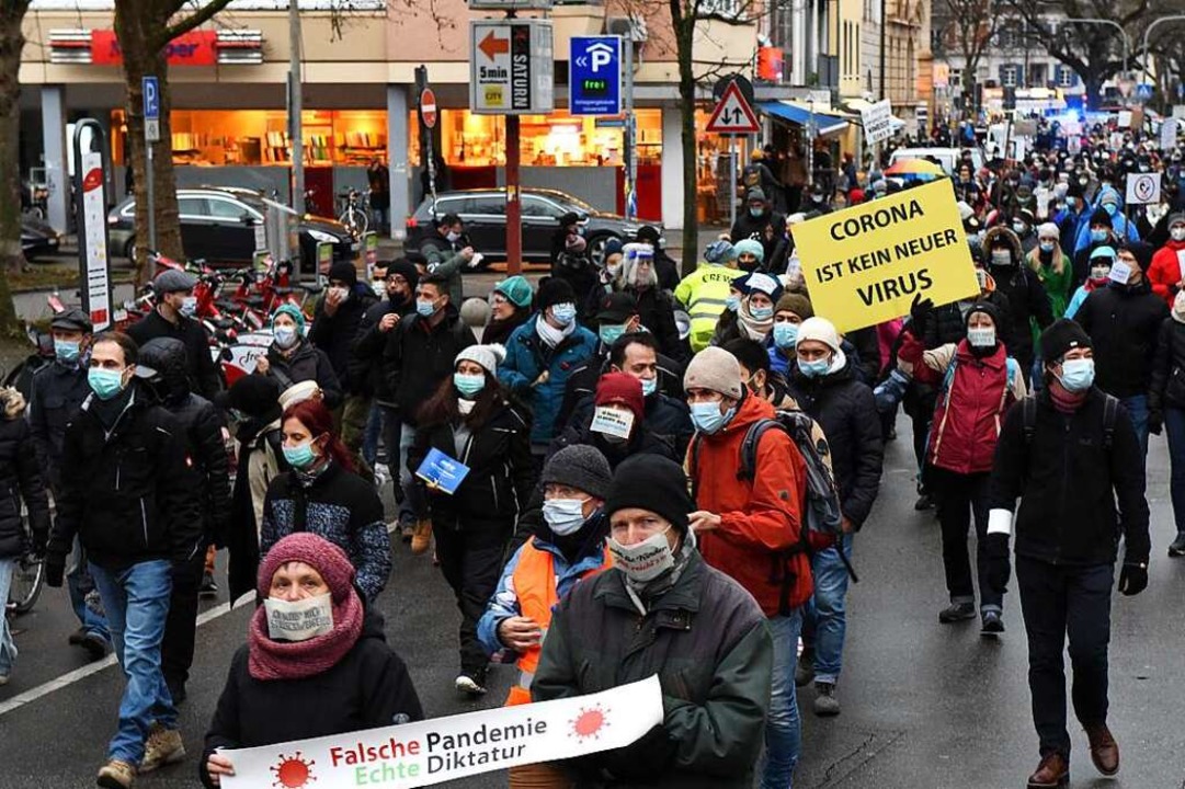 Corona-Demo Mitte Dezember in Freiburg  | Foto: Rita Eggstein