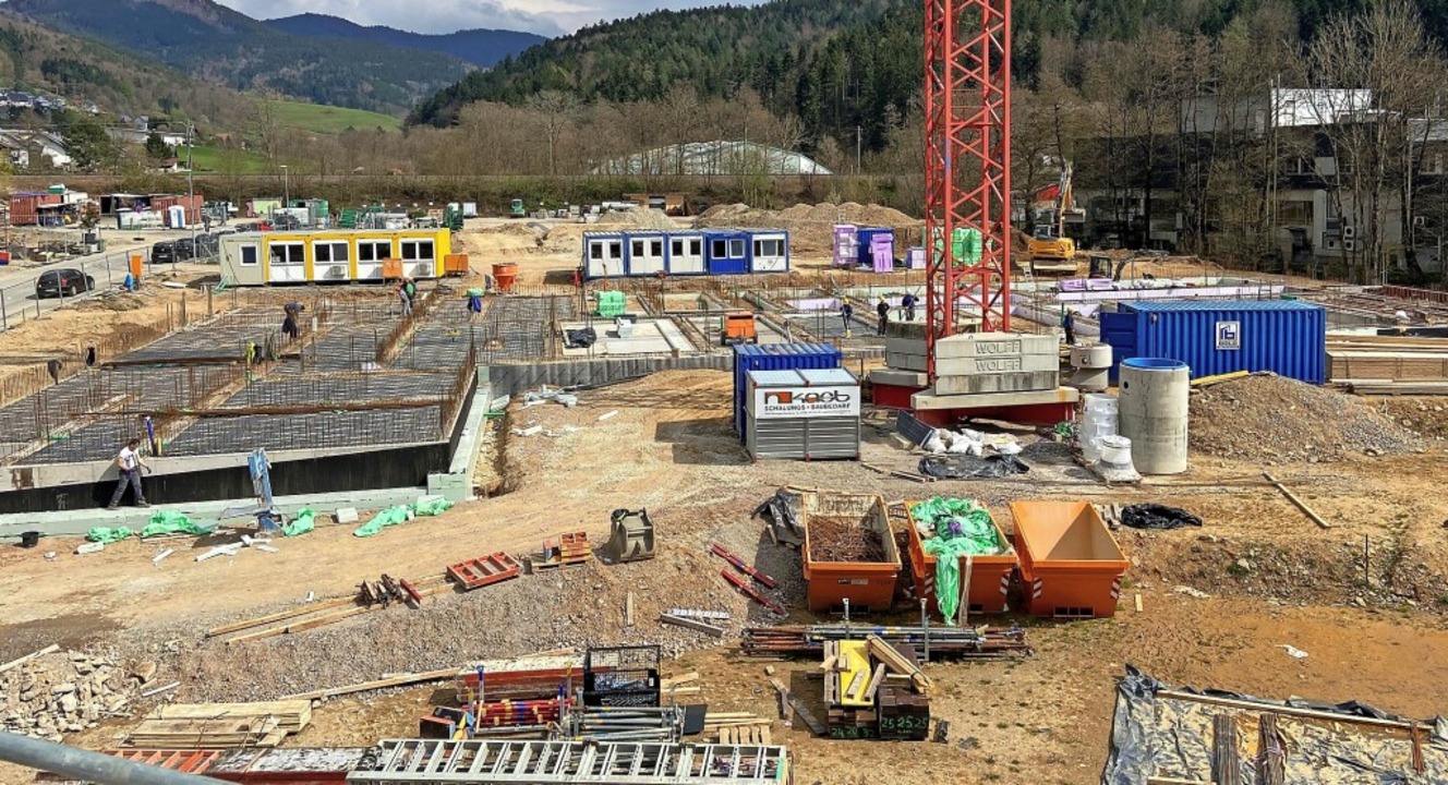 So sah die Baustelle für das neue Rettungszentrum in Elzach im April aus.  | Foto: Stadt Elzach
