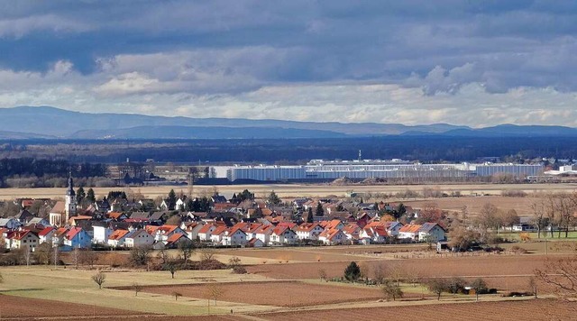 Vorne der Lahrer Stadtteil Hugsweier, ...ndenberg verdeutlicht die Entwicklung.  | Foto: Alfred Arbandt