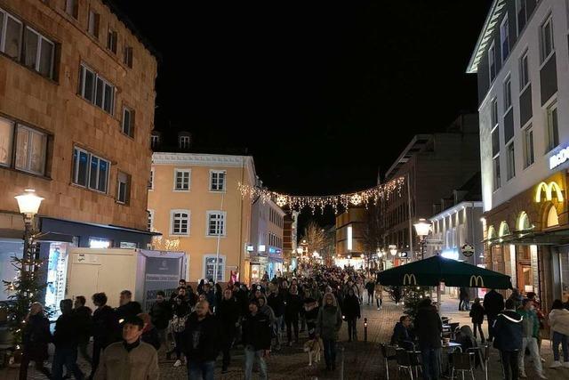 Rund 600 Menschen demonstrierten in Offenburg gegen die Corona-Manahmen