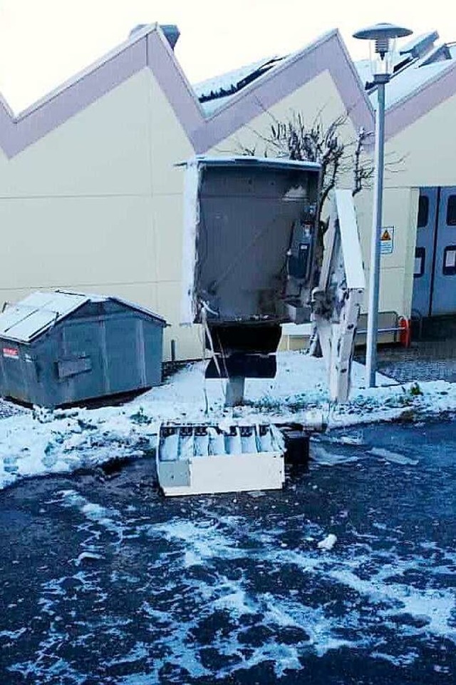 So sieht ein gesprengter Zigarettenautomat aus.  | Foto: Privat