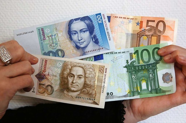Vor 20 Jahren wurde die D-Mark gegen den Euro ausgetauscht.  | Foto: Bernd Wstneck