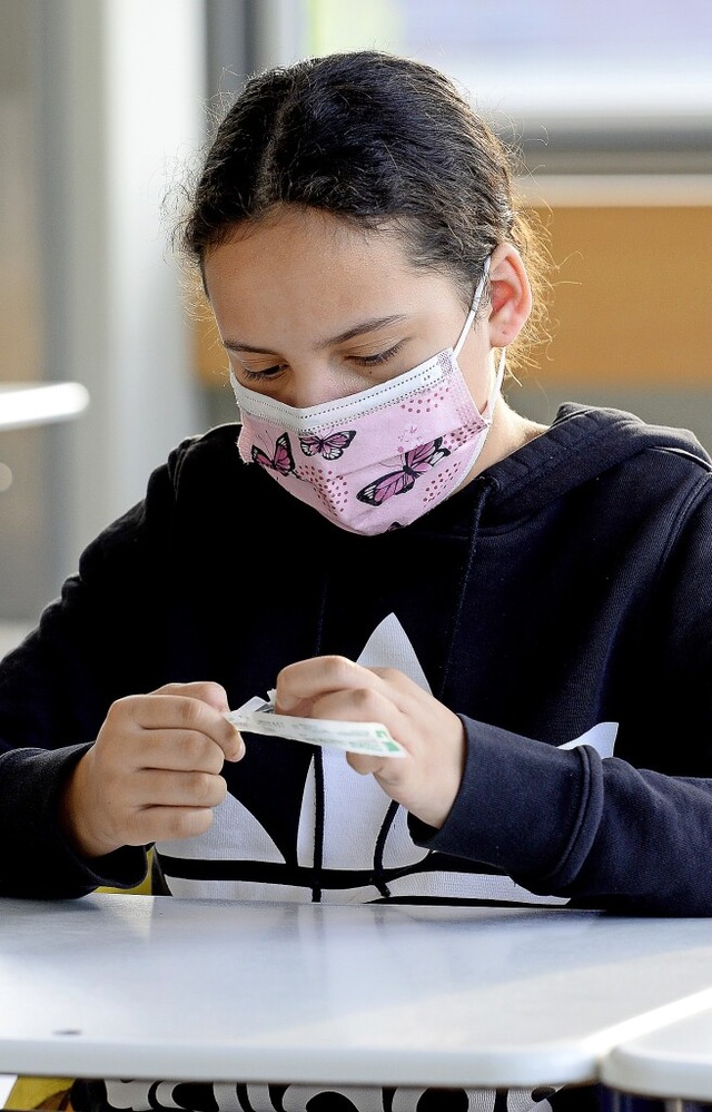 Tests in Schulen finden nun hufiger statt.   | Foto: Ingo Schneider