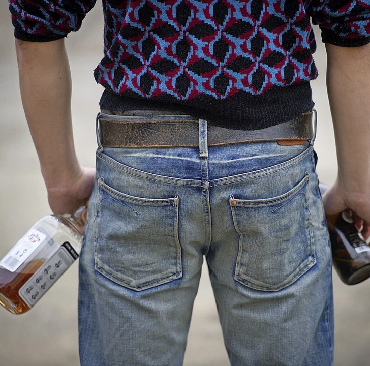 In der Pandemie ist  der Konsum von Alkohol gestiegen (Symbolbild).  | Foto: ---