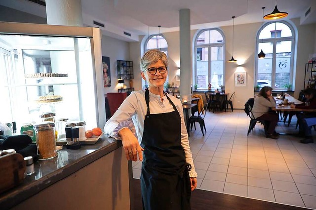 Imke Schwendemann hat ihren Platz in der Gastronomie gefunden.  | Foto: Christoph Breithaupt