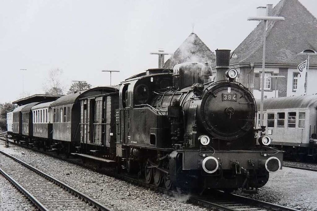 Eine  Museumsbahn bei der Abfahrt am B...ild drfte aus dem Jahr  1980 stammen.  | Foto: Stadtrarchiv oder andere