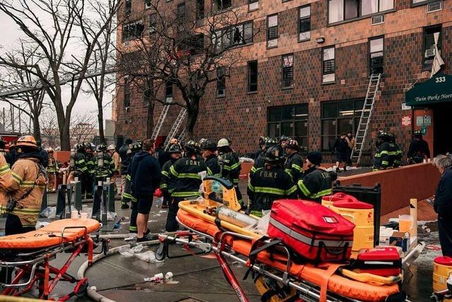 Tragdie in der Bronx: 19 Tote bei Wohnhausbrand in New York