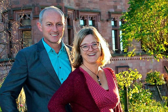 Katja und Peter Hofmann haben mehr als...eiten sie die Jugendherberge Breisach.  | Foto: Evi Rudolph