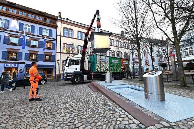 Freiburgs teuerster Glascontainer stehen jetzt auf dem Augustinerplatz