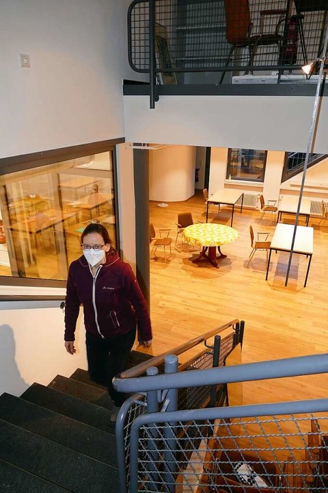 Tanja Lohfink läuft in ihrer neuen Vol...nach oben ins Erdgeschoss in ihr Büro.  | Foto: Sylvia Sredniawa