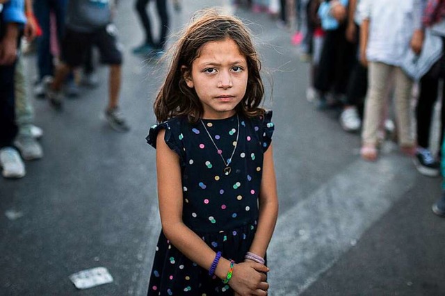 Mit dem Zuzug weiterer Flchtlinge, da... auch Kinder, rechnet das Landratsamt.  | Foto: Socrates Baltagiannis (dpa)