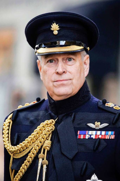Prinz Andrew wird sich bei dem Missbra...ls privater Bürger verteidigen müssen.  | Foto: Olivier Matthys (dpa)