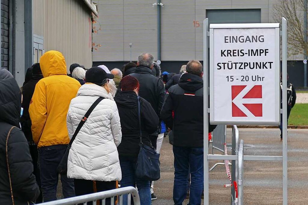 Die Kreisimpfzentren in Offenburg, Lah...ach bleiben bis zum 31. März bestehen.  | Foto: Helmut Seller