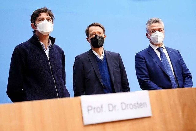 Christian Drosten, Karl Lauterbach und Lothar Wieler (v.l.)  | Foto: Kay Nietfeld (dpa)