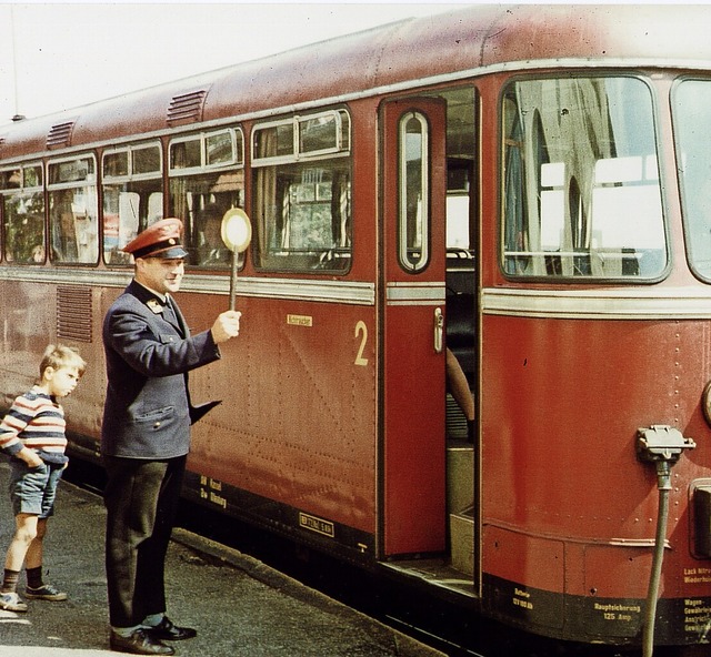 Im August 1966 verlie der letzte Pers...rde die gesamte Strecke stillgelegt.    | Foto: Horst A. B