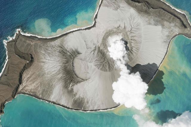 Ausbruch von Untersee-Vulkan löst Flutwellen im Pazifik-Gebiet aus