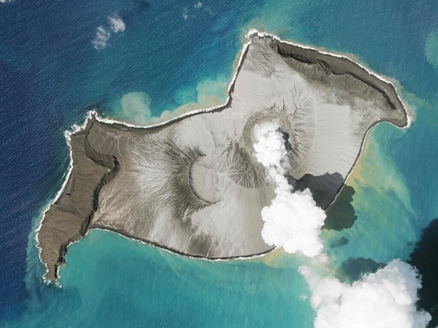 Dieses von Planet Labs PBC zur Verfgu... Vulkanausbruch im Pazifikstaat Tonga.  | Foto: Planet Labs Pbc (dpa)