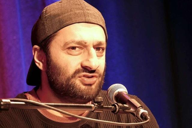 Kabarettist Sulaiman Masomi eröffnet in Lörrach das Festival Worthasenohrenart