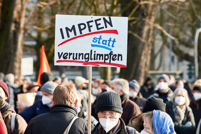 Mit einer Demonstration wollen verschi...ine hnliche Veranstaltung in Hamburg.  | Foto: Georg Wendt (dpa)