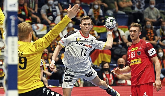 Rechtsauen Timo Kastening, hier beim ...te acht Treffer fr das deutsche Team.  | Foto: Marijan Murat (dpa)