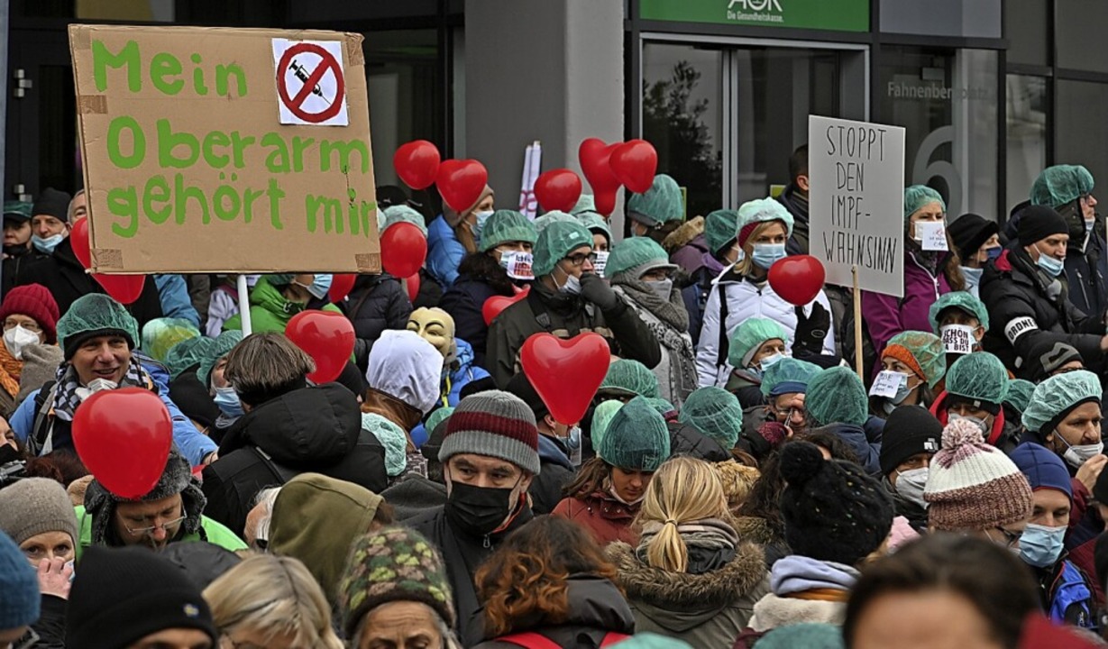 In Freiburg wurde am Samstag auch gegen eine Impfpflicht demonstriert.  | Foto: Thomas Kunz