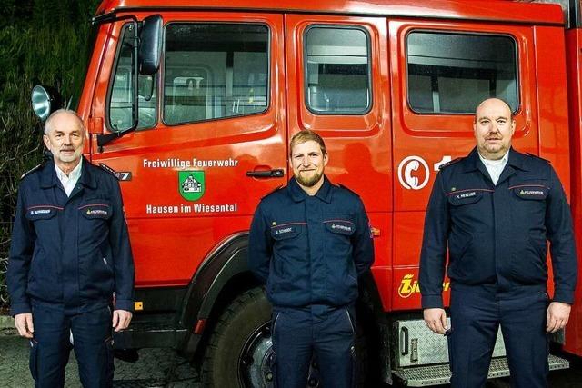 Feuerwehr Hausen besttigt Kommandant Bernd Schneider im Amt