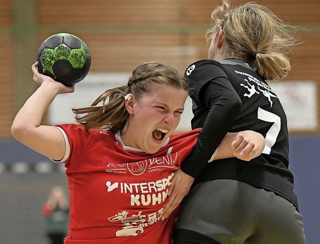 Zwei  Treffer erzielte Elena Kern (links) fr die HSG Meienheim/Nonnenweier.   | Foto: Wolfgang Kuenstle