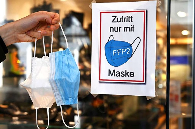 FFP2- statt OP-Maske: seit einer Woche drinnen Pflicht  | Foto: Thomas Kunz