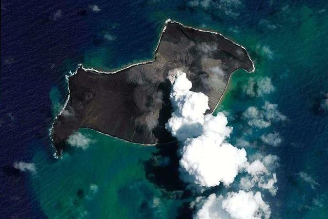 Erstaunliche Bilder des Vulkanausbruchs nahe Tonga