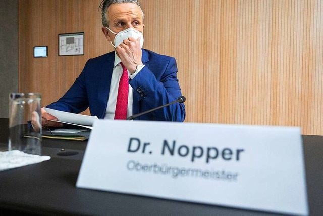 14 Monate nach seiner Wahl wird Stuttg...eister Frank Nopper endlich vereidigt.  | Foto: Marijan Murat (dpa)