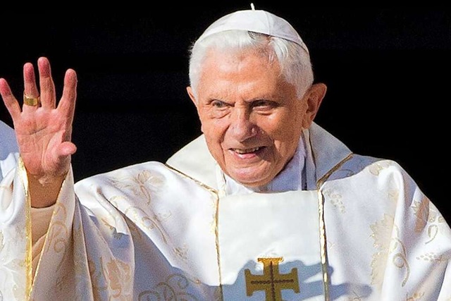 Papst Benedikt XVI. war von 1977 bis 1982 Erzbischof von Mnchen und Freising.  | Foto: Andrew Medichini (dpa)