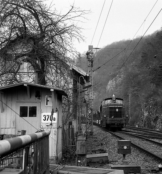 Bahnbergang zwischen Istein und Kleinkems   | Foto: Helga Meier