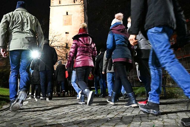 Auch in Endingen haben sich in den ver...der Innenstadt getroffen. (Symbolbild)  | Foto: Felix Kstle (dpa)